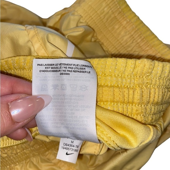 Nike swoosh butter yellow lined running shorts moist wicking sporty athleisure - Picture 12 of 16